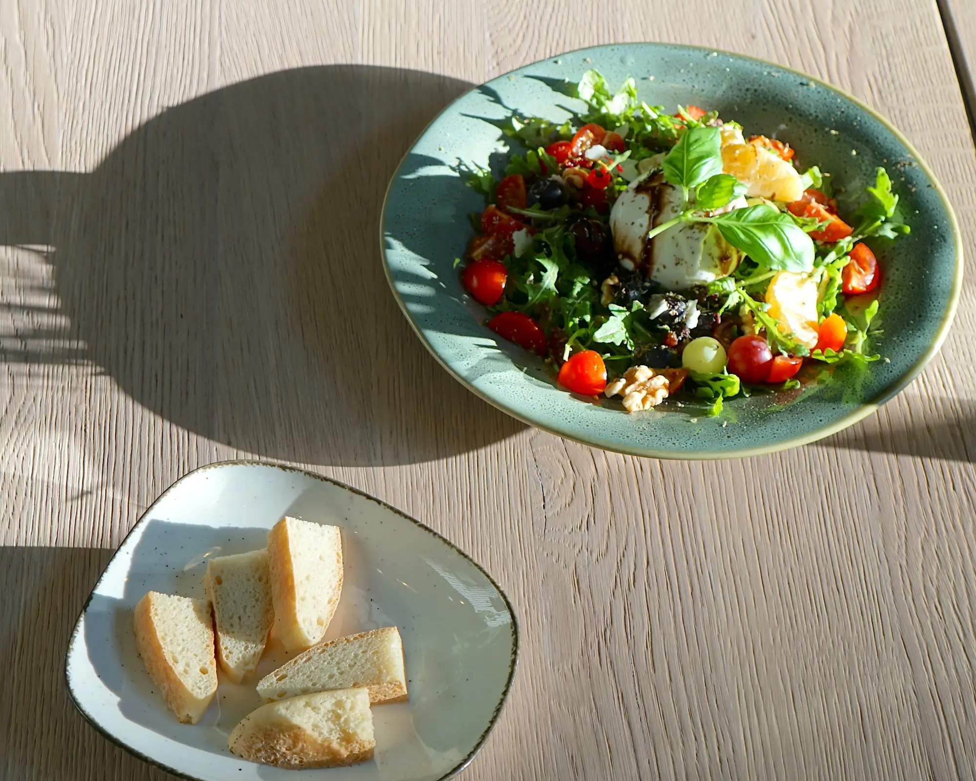 Glutenfreier Salat mit Brot München – Mixto Verde