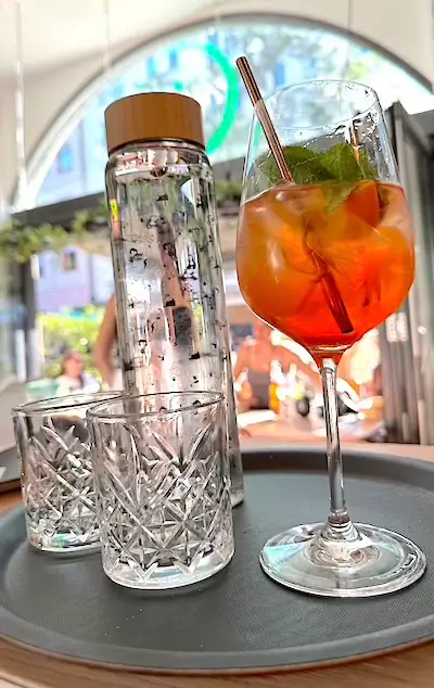 Erfrischender Aperitif bei Mixto Verde in München